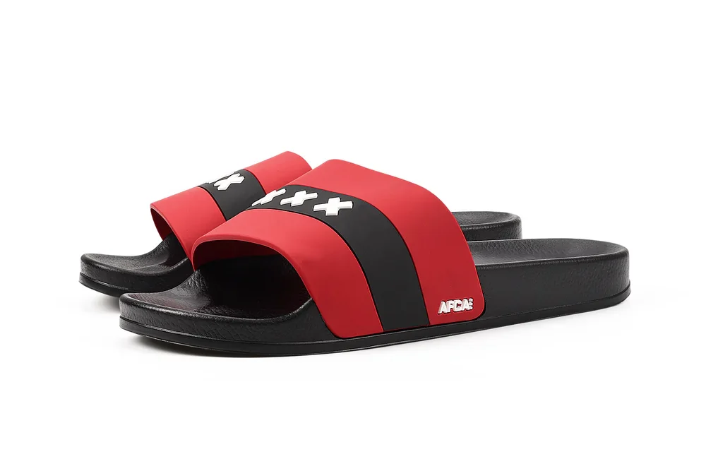 Zij- en vooraanzicht Amsterdam slippers met Andreas kruisen